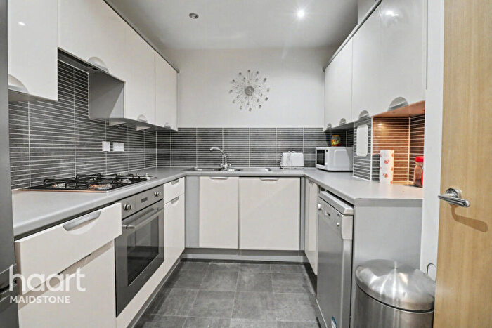 2 Bedroom Apartment For Sale In Hart Street, Maidstone, ME16