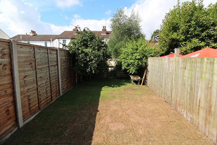 2 Bedroom End Of Terrace House To Rent In Long Lane, Bexleyheath, DA7