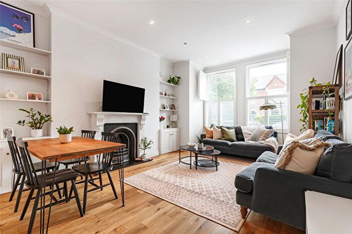 2 Bedroom Flat For Sale In Eardley Road, Furzedown, SW16