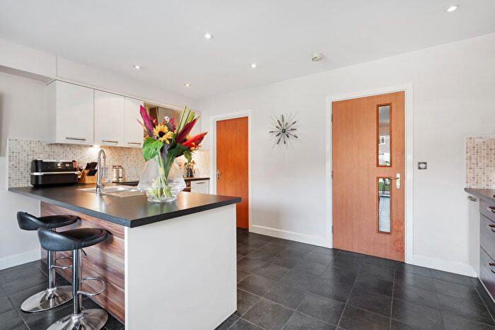 4 Bedroom Town House For Sale In Belmont Road, Gatley, SK8