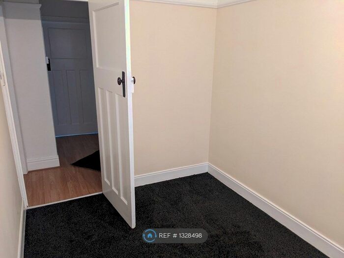 3 Bedroom Flat To Rent In Castleside Road, Newcastle Upon Tyne, NE15