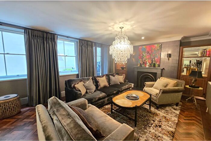 2 Bedroom Flat To Rent In Buckingham Street, London, WC2N