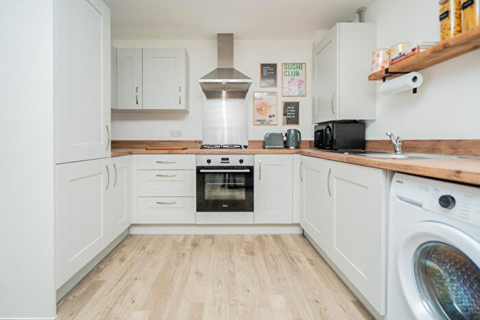 2 Bedroom Apartment For Sale In Twain Way, Tattenhoe Park, Milton Keynes, MK4