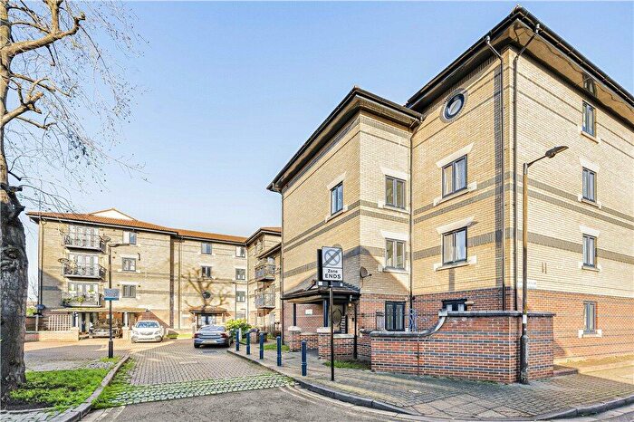 1 Bedroom Apartment To Rent In Sunningdale Close, London, SE16