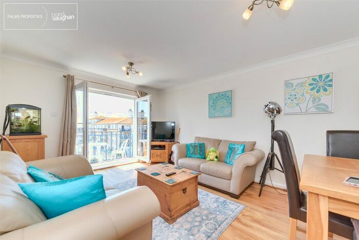 2 Bedroom Flat To Rent In Hamilton Court, The Strand, Brighton, BN2