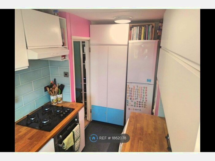 2 Bedroom Flat To Rent In St Oswalds Road, Bristol, BS6