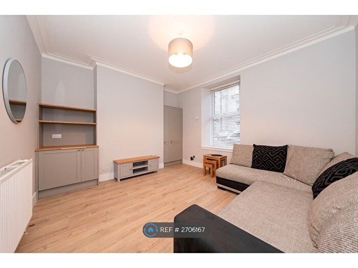 1 Bedroom Flat To Rent In Esslemont Avenue, Aberdeen, AB25