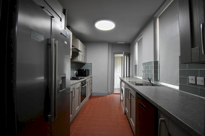 5 Bedroom Terraced House To Rent In Raddlebarn Road, Selly Oak, Birmingham, B29