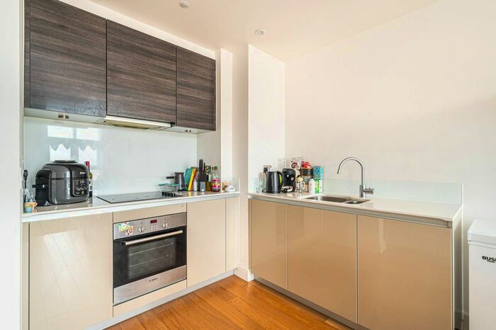 1 Bedroom Flat To Rent In Barking Road, Vermillion, Canning Town, London, E16