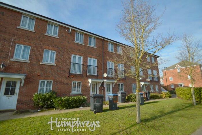 5 Bedroom House To Rent In Cunningham Avenue, AL10