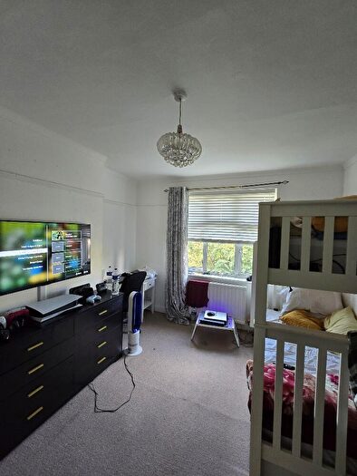 6 Bedroom Semi-Detached House For Sale In Haycroft Gardens, London, NW10