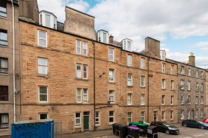 1 Bedroom Flat For Sale In Murdoch Terrace, Fountainbridge, Edinburgh, EH11