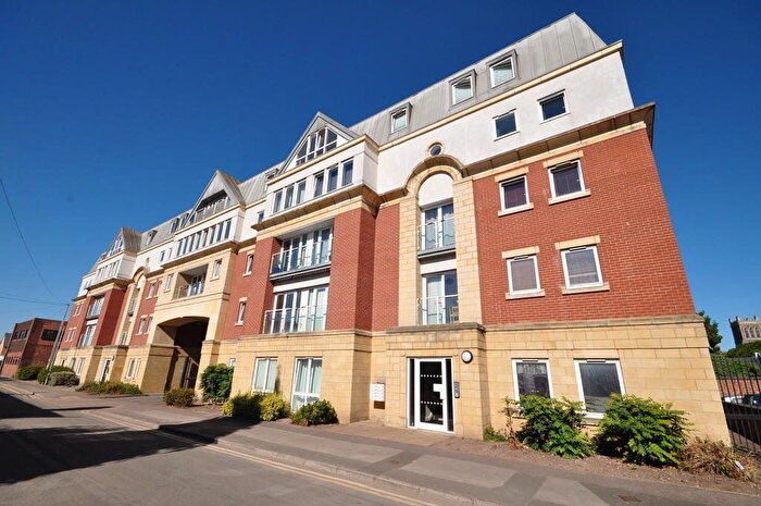 2 Bedroom Flat To Rent In Curzon Street, Burton-On-Trent, Staffordshire, DE14