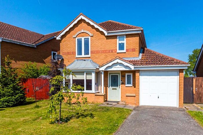 4 Bedroom Detached House To Rent In Springfield Road, Rushden, NN10