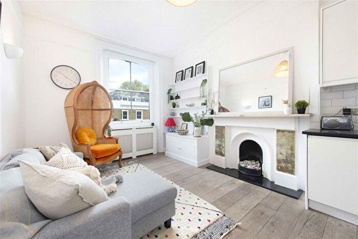 2 Bedroom Flat To Rent In Leamington Road Villas, Notting Hill, W11