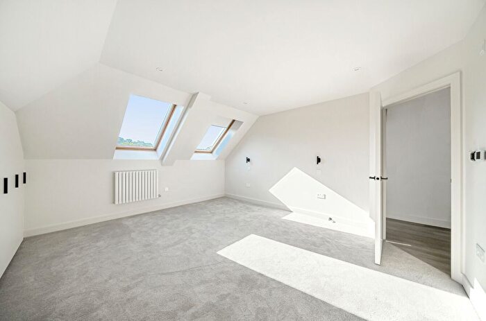 2 Bedroom Flat For Sale In Hyde Street, Winchester, Hampshire, SO23