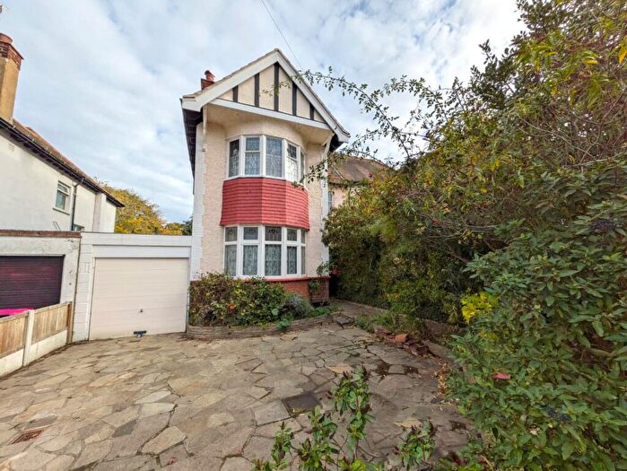 3 Bedroom Semi Detached House For Sale In Highlands Boulevard, Leigh-On-Sea, Essex, SS9