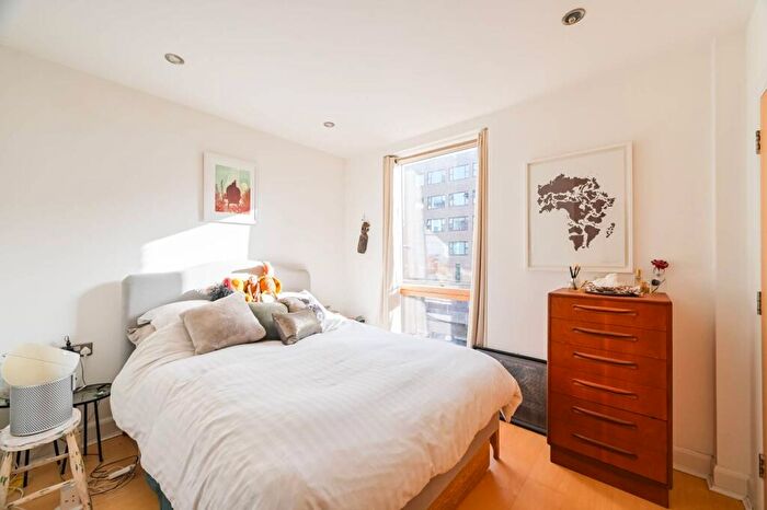 1 Bedroom Flat For Sale In Hertford Road, , De Beauvoir Town, London, N1