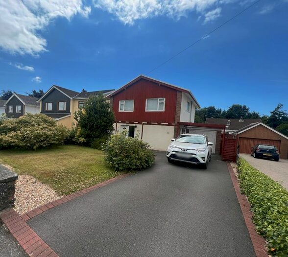 3 Bedroom Property To Rent In The Retreat, Bridgend, CF31