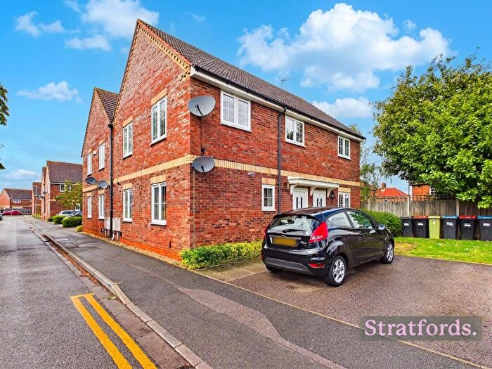 2 Bedroom Maisonette To Rent In Mossmans Close, Bletchley, MK2
