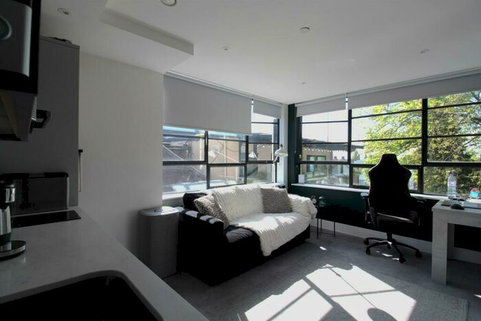 Studio To Rent In Fyfield Road, Enfield, EN1