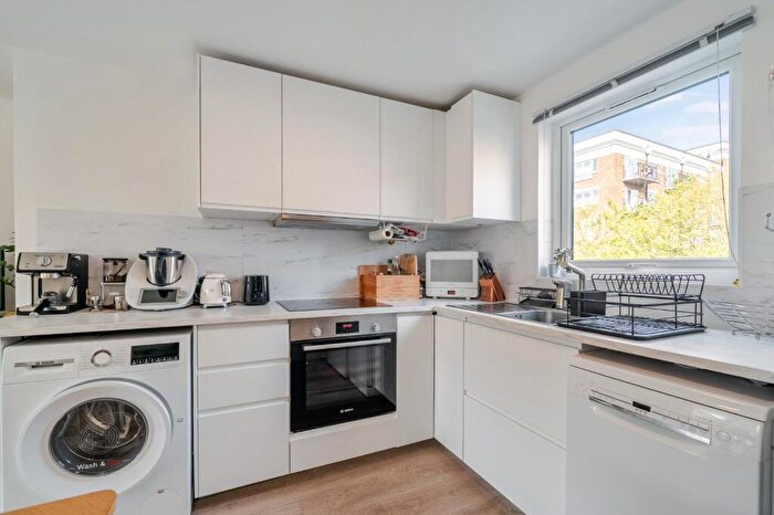 2 Bedroom Property To Rent In Rotherhithe Street, London, SE16
