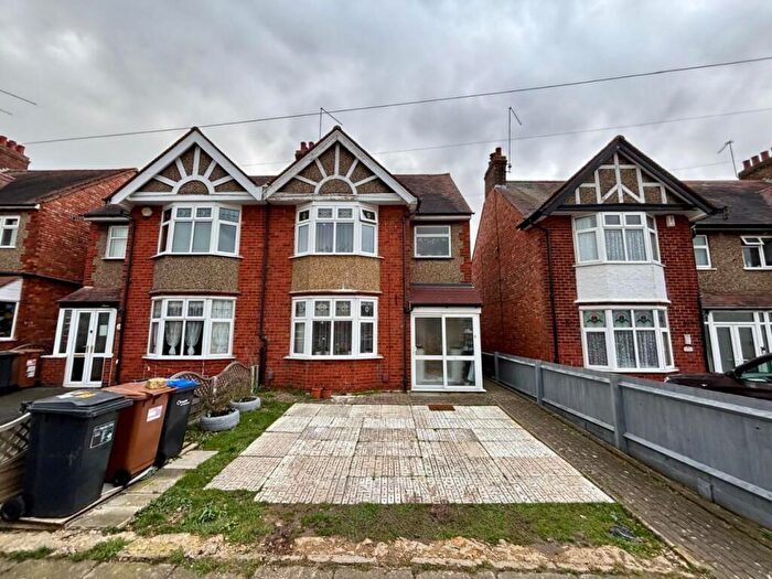 3 Bedroom Semi Detached House For Sale In Greenfield Road, Spinney Hill, Northampton, NN3