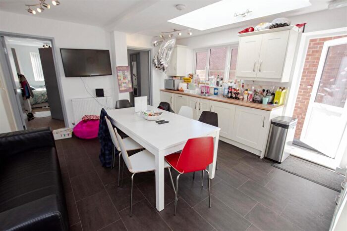 7 Bedroom House To Rent In Coronation Road, Selly Oak, Birmingham, West Midlands, B29