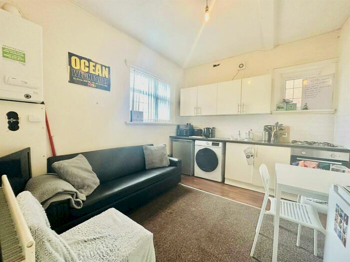 2 Bedroom Flat To Rent In Derby Road, Nottingham, NG7