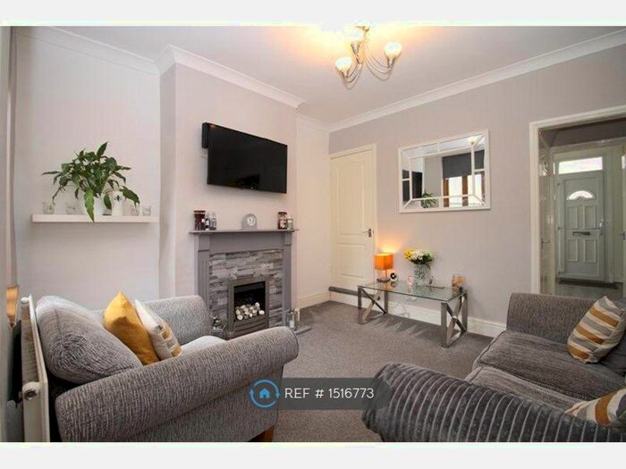 2 Bedroom Terraced House To Rent In New Park Road, Leicester, LE2