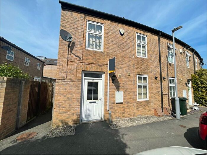 3 Bedroom End Of Terrace House To Rent In Littlelands, Bingley, West Yorkshire, BD16