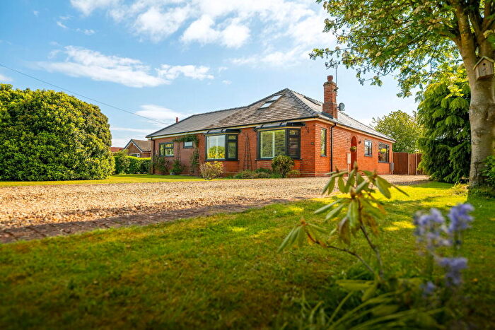 4 Bedroom Detached House For Sale In Grantham Road, Navenby, Lincoln, LN5