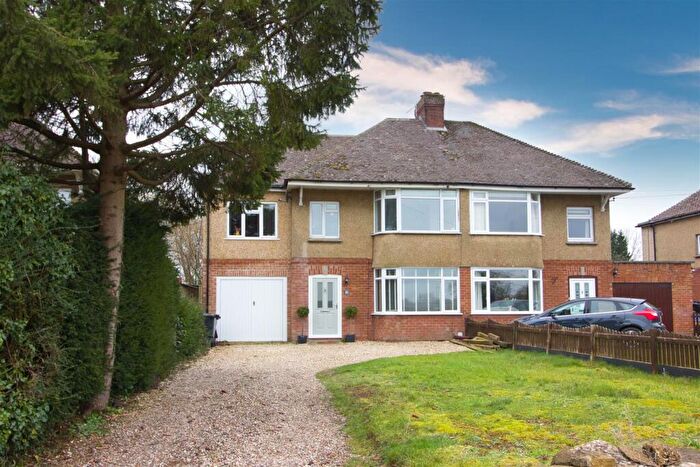 4 Bedroom House For Sale In Milbourne Lane, Milbourne, Malmesbury, SN16