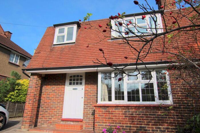 3 Bedroom Semi-Detached House To Rent In Epsom, Hookfield, KT19