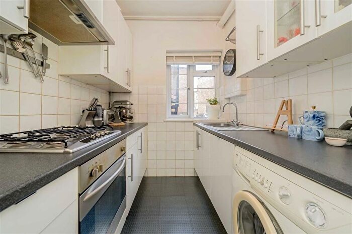 1 Bedroom Flat For Sale In Blackheath Hill, London, SE10