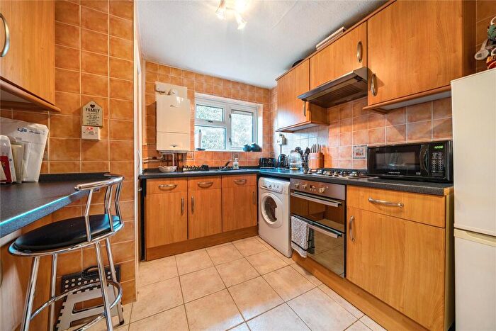 2 Bedroom Flat For Sale In Weston Road, Bromley, BR1