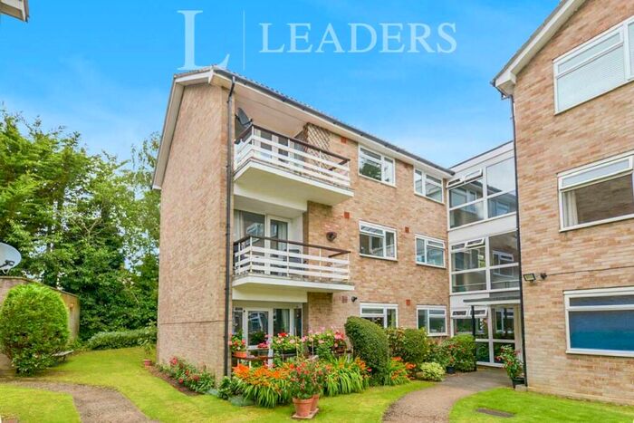 2 Bedroom Apartment To Rent In Avenue Road, AL1