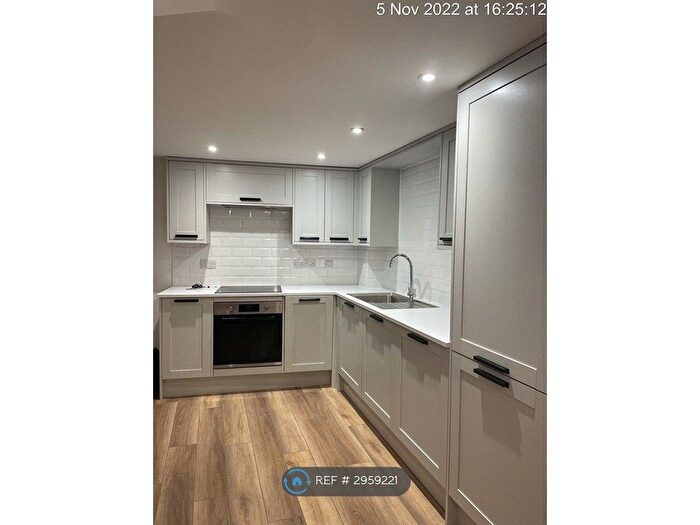 2 Bedroom Flat To Rent In Fountain Mill, Bristol, BS5