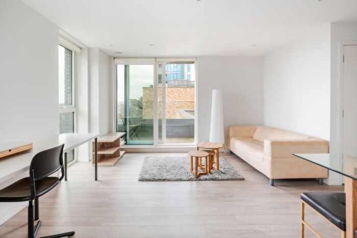 1 Bedroom Flat To Rent In Newnton Close, London, N4