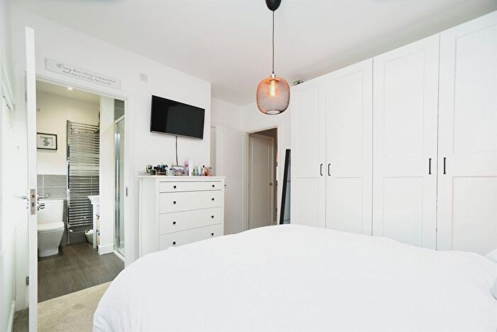 3 Bedroom Semi-Detached House For Sale In Woodland Close, Stratton St. Margaret, Swindon, SN25