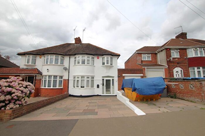3 Bedroom Terraced House To Rent In Wykeham Hill, Wembley, HA9