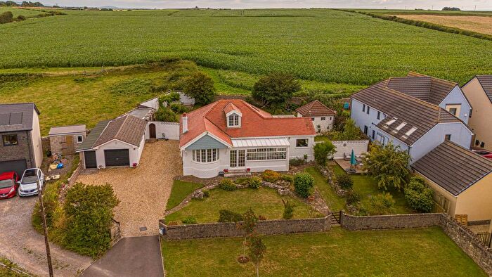 3 Bedroom Detached Bungalow For Sale In Crompton Way, Ogmore-By-Sea, CF32