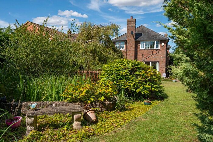4 Bedroom Detached House For Sale In Tyburn Lane, Pulloxhill, MK45