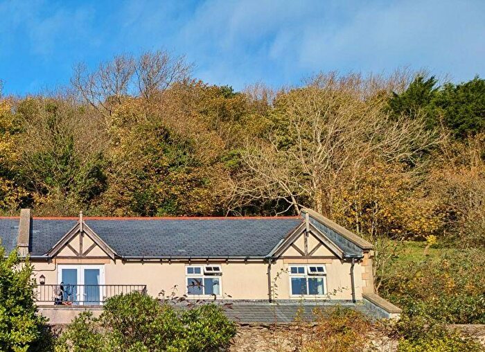 2 Bedroom Flat For Sale In Bakers Court Lane, Lynton, EX35