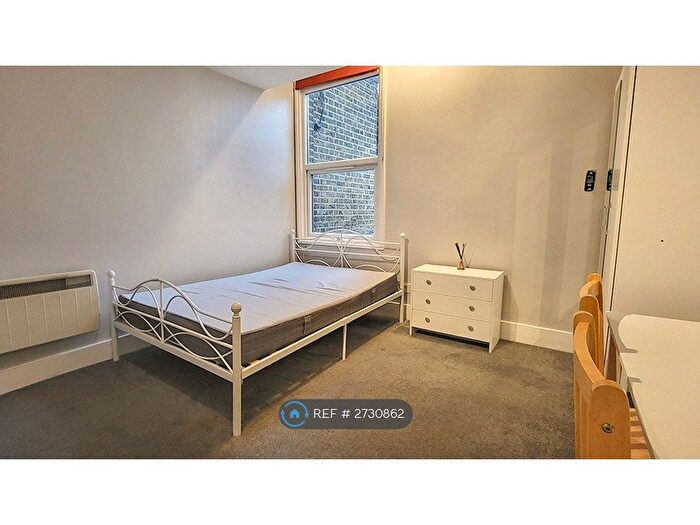 Studio To Rent In High Street, London, N8