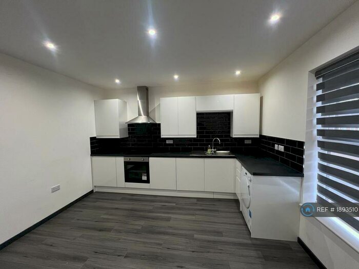 1 Bedroom Flat To Rent In Oswald Road, Scunthorpe, DN15