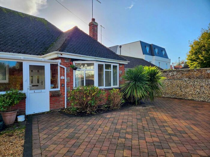 2 Bedroom Semi-Detached House To Rent In Vicarage Lane, Felpham, PO22