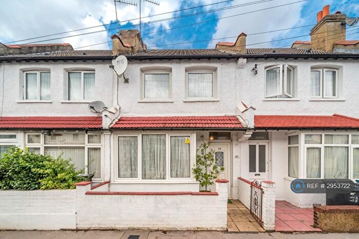 4 Bedroom Terraced House To Rent In Lakehall Road, Thornton Heath, CR7