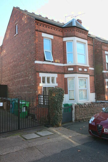 6 Bedroom Detached House To Rent In Dunlop Avenue, Nottingham, NG7