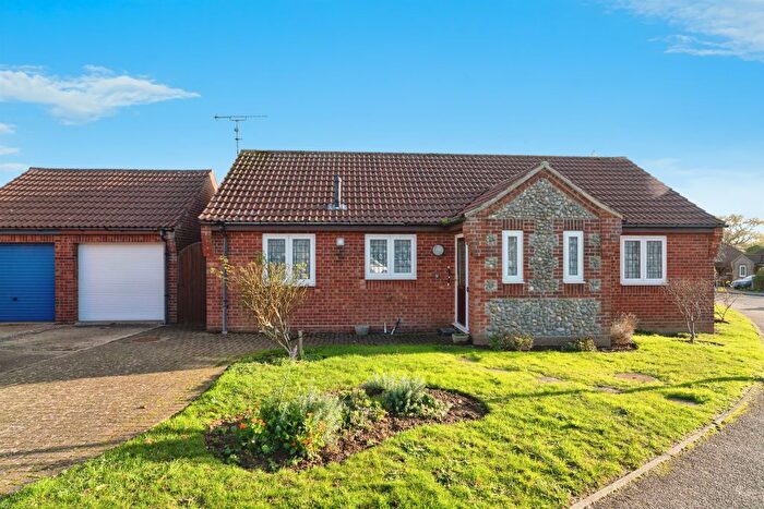 2 Bedroom Detached Bungalow For Sale In Hawthorn Rise, Mundesley, NR11